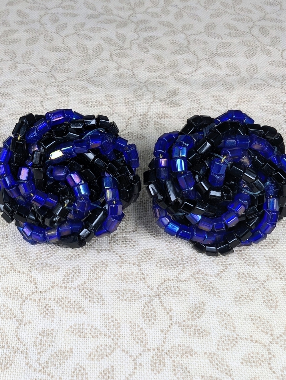 🩷 Vintage Cluster Bead Clip-On Earrings in Iridescent Blue *4 For $20*